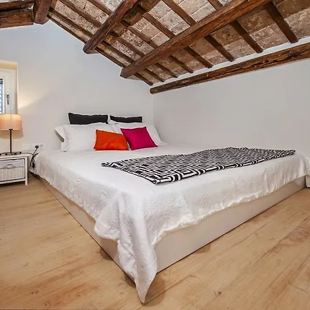 Carera Deluxe Rovinj Apartman *